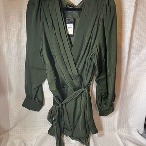 NWT Elegant Green Long-Sleeve Blouse City Chic